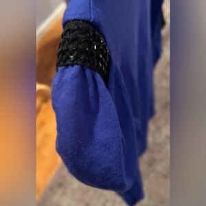 NWT 2b BEBE PRETTY long sleeve T-SHIRT size xsmall